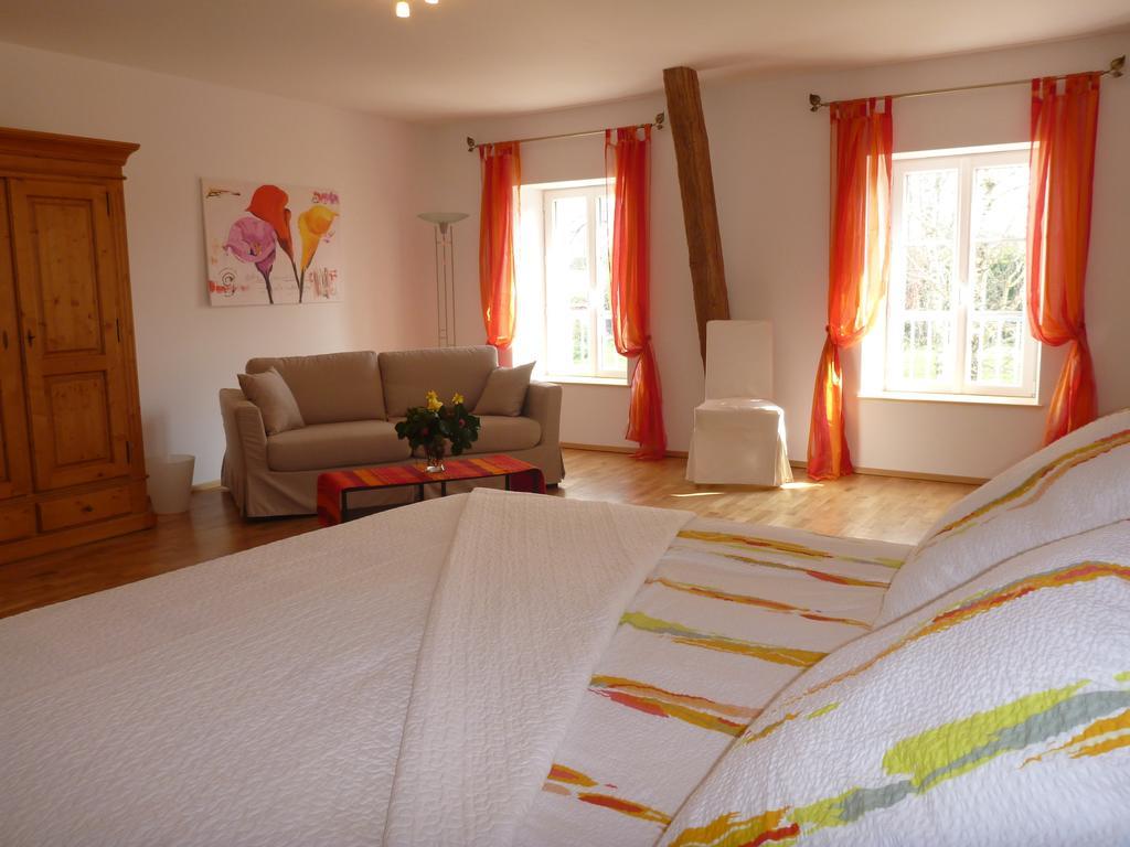 Bed and Breakfast Domaine du Papillon à Lesparre-Médoc Chambre photo