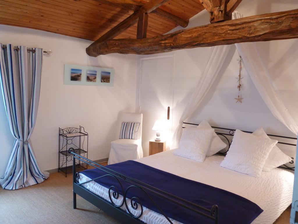 Bed and Breakfast Domaine du Papillon à Lesparre-Médoc Extérieur photo